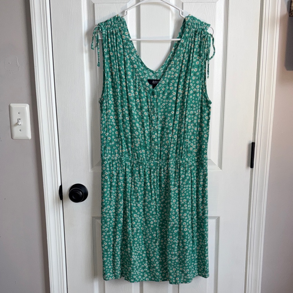 a.n.a. Green Floral V-Neck Sleeveless Dress